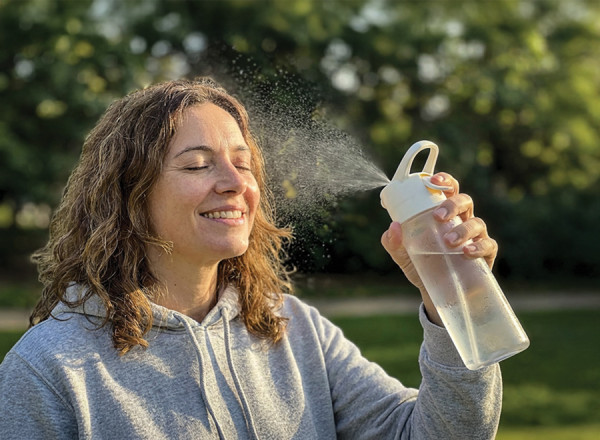 Trinkflasche mit Sprühfunktion 